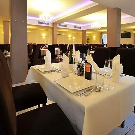 Camelot Hotel