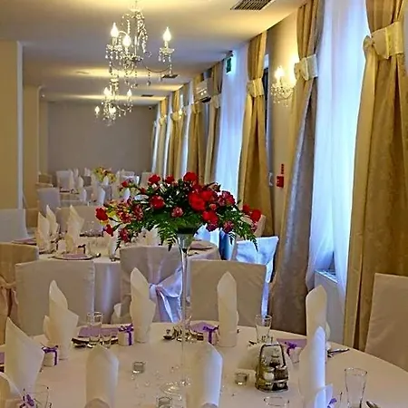 Camelot Hotel 3*