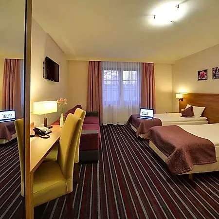 Camelot Hotel 3*