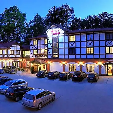 Camelot 3* Szczawno-Zdroj