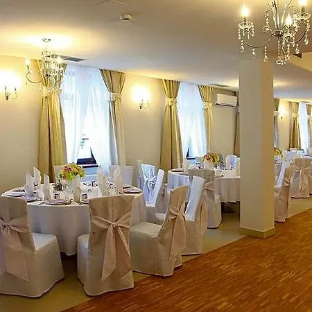 Camelot 3* Szczawno-Zdroj