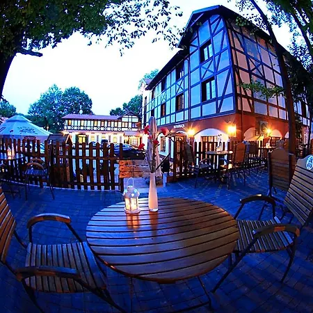 Camelot Hotel 3*