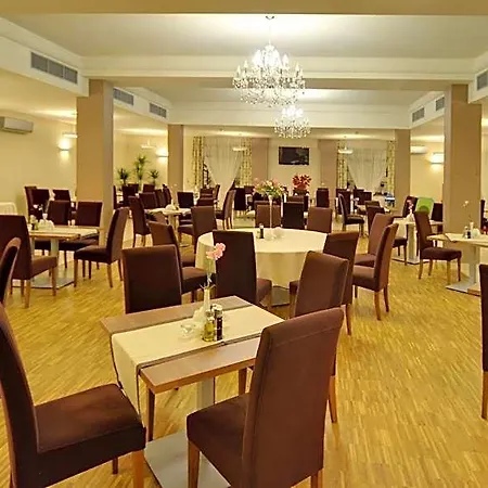 Camelot 3* Szczawno-Zdroj