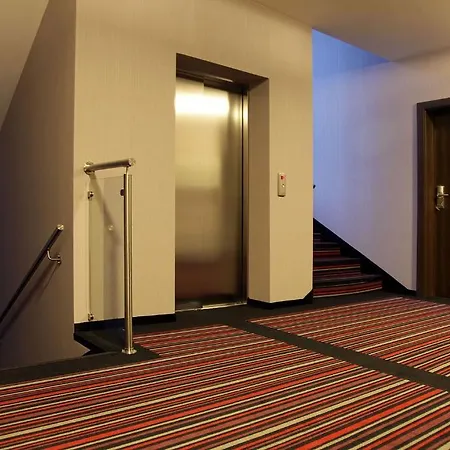 Hotel Camelot 3*